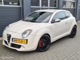 Alfa Romeo Mito 1.4 T Quadrifoglio Verde | CARPLAY | 18'' | RVS | PDC |