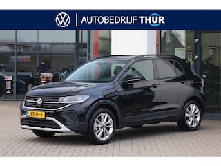 Volkswagen T-Cross 1.0 TSI Life Edition trekhaak side assist acc stoelverwarming climatronic park assist privacy glas 17" lmv 4 seizoenen banden ambiente verlichting zwarte dakhemel dimmende spiegel lendesteunen acc draadloos laden en draadloos carplay