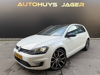 Volkswagen Golf 1.4 TSI GTE ACC Panorama Carplay Automaat