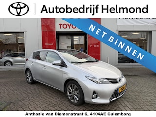 Toyota Auris 1.8 Hybrid Lease