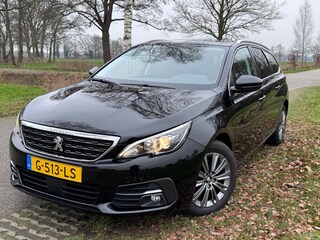 Peugeot 308 1.2 AUT. PureTech / ALLURE BUSINESS / LEDER / 2019
