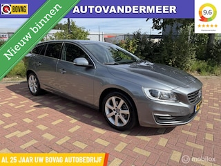 Volvo V60 1.5 T3 Kinetic / Navigatie / Half leder / Etc..