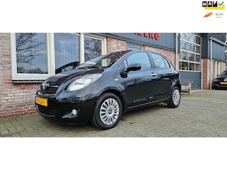 Toyota Yaris 1.3 VVTi Aspiration Automaat! Trekhaak! NAP! Airco/Clima! Nette Auto! Dealer Onderhouden!
