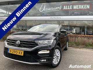 Volkswagen T-Roc 1.5 TSI Style Automaat - Climate control - Cruise control - Parkeersensoren voor en achter - Achteruitrijcamera - Stuurverwarming - Stoelverwarming - Dakrails - Bluetooth - Start/stop systeem - Stuur multi