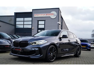 BMW M135i xDrive High Executive | Facelift | Multimedia | LED | Stuurwiel verwarmd | Stoelverwarming | NAP | Navigatie |