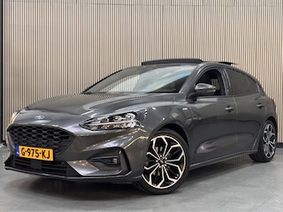 Ford Focus 1.5 EcoBoost 182pk ST Line Panoramadak Trekhaak Navi B&O 18" LM velgen Privacy Glass NL-Auto 5drs
