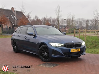 BMW 3-serie Touring 330e | Plug-In Hybide | 19 Inch | Trekhaak | NL-Auto | Facelift model |
