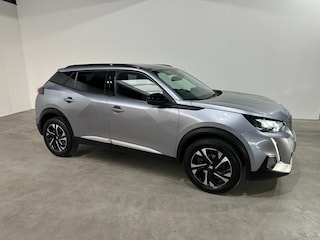 Peugeot 2008 Allure, 130PK,AUTOMAAT,Camera,PDC,Navigatie,4 seizoenen banden