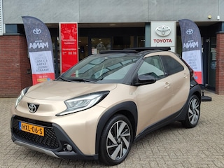 Toyota Aygo PREMIUM CABRIO KEYLESS STOELVERW CAMERA NAVI CLIMA AD-CRUISE 17'' LM-VELGEN APPLE/ANDROID PARK-SENSOREN