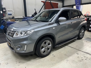 Suzuki Vitara 1.6 Exclusive - Trekhaak - AllSeason banden - Parkeercamera