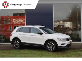 Volkswagen Tiguan 1.5 TSI ACT Highline Business | Carplay | DOH | ACC | Camera | Virtualcockpit | Trekhaak | Dealeronderhouden