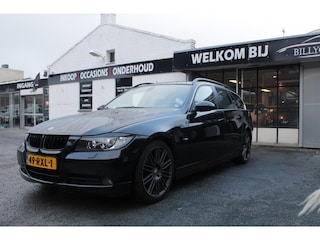 BMW 3-serie Touring 325i Executive / Navi /AUTOMAAT / CruiseControl / Parkeersensoren