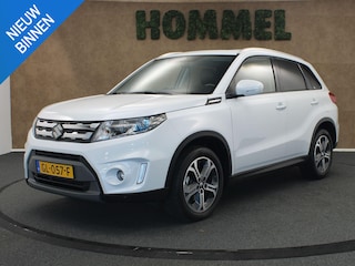 Suzuki Vitara 1.6 High Executive - ORIGINEEL NEDERLANDSE AUTO - AFNEEMBARE TREKHAAK 1.200 KG GEREMD TREKGEWICHT - PANORAMADAK - PARKEERSENSOREN VOOR EN ACHTER - ACHTERUITRIJ CAMERA - KEYLESS ENTRY & START - NAVIGATIE