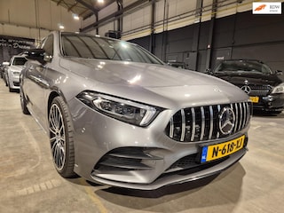Mercedes-Benz A-klasse 180 Business Solution AMG - Panoramadak - Ambiant Light - Virtual Dashboard - Camera - Memorystoelen