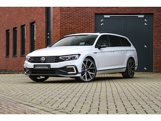 Volkswagen Passat Variant 1.4 TSI PHEV GTE | Black Style | Pano | Trekhaak | HUD | IQ Light | Memory