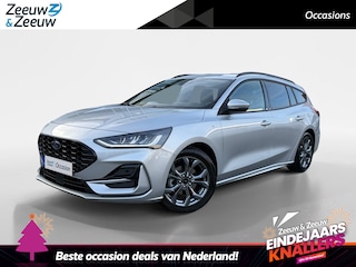 Ford Focus Wagon 1.0 EcoBoost Hybrid ST Line auto staat gepoetst boven