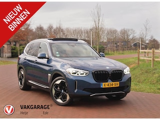 BMW iX3 High Executive 80 kWh | Panoramadak | 360 Camera | Sfeerverlichting | Head-Up Display | Harman Kardon |