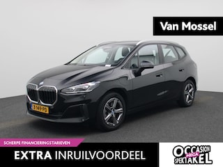 BMW 2-serie Tourer 230e xDrive | AUTOMAAT | TREKHAAK | HEAD-UP DISPLAY | 360 CAMERA | NAVIGATIE | MEMORY STOELEN | STOELVERWARMING |