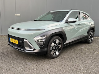 Hyundai Kona 1.6 GDI 141pk HEV Premium | Premium audio | 360 camera | Bestuurdersstoel met geheugen | Adaptive cruise control | Dodehoek detectie | Full LED koplampen | Stoelverwarming | Stoelventilatie | Stuurverwarming