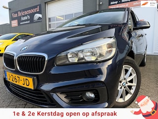 BMW 2-serie Tourer 218i Sport 7 pers met parkeersensoren en navigatie en bluetooth telefoon / media en airco