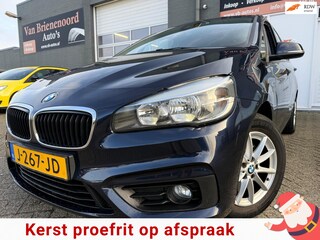 BMW 2-serie Tourer 218i Sport 7 pers met parkeersensoren en navigatie en bluetooth telefoon / media en airco
