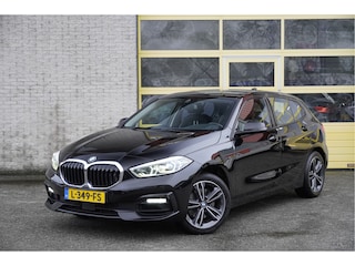 BMW 116i Automaat! 5drs Sport Business Edition BJ2021 Lmv 17" | Led V+A | Pdc | Navi | Dashboard verlichting | Virtual cockpit | Climate control | Cruise control | Sportstoelen | Verwarmde voorstoelen | Getint glas
