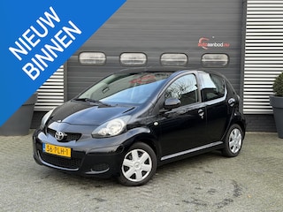 Toyota Aygo 1.0-12V Comfort Navigator | Airco | Elektrische Ramen | 5 Deurs | Radio |