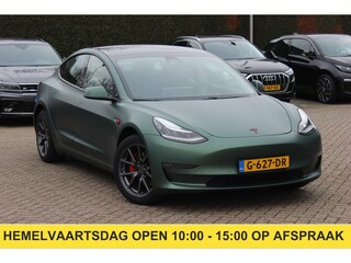 Tesla Model 3 Long Range AWD 75 kWh / NIEUWE BATTERIJ / SOH 88,4% / Trekhaak / Autopilot / Panoramadak / Camera / Leder / 19'' / Leder / Premium Audio /