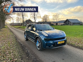 Lynk & Co 01 1.5 Hybrid | Panoramadak | Stoelverwarming | Achteruitrijcamera