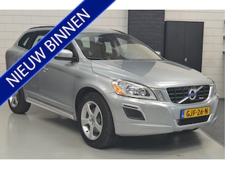 Volvo XC60 2.0 T5 R-Design // LEDER // CLIMA // PDC // STOELVERWARMING // TREKHAAK // EL. ACHTERKLEP // *** ZATERDAG 13-12 VANAF 14:00 GESLOTEN ***