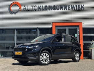 Skoda Karoq 1.0 TSI Business Edition / Applecarplay/Androidauto / Trekhaak Wegklapbaar / Electr. achterklep / Keyless / Led verlichting / Parkeersensoren