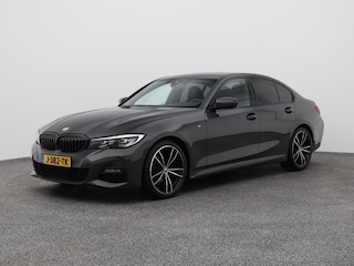 BMW 318i Executive Edition M-Sport | CAMERA | CARPLAY | STOELVERWARMING