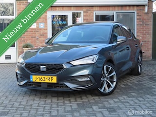 Seat Leon 1.5 eTSI FR Launch Edition|Pano|Camera|Sfeerverlichting|Carplay|Stoelverwarming.
