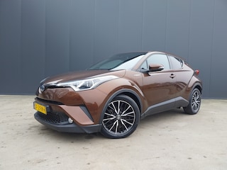 Toyota C-HR 1.8 Hybrid Executive ADAPT CRUISE CAMERA JBL SOUND HALF LEER PARK ASSIST LED NAVI ECC