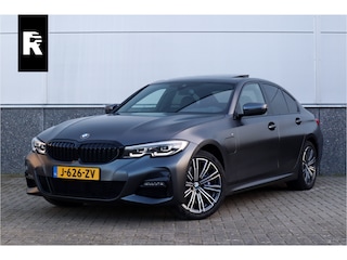 BMW 330e High Ex M-Sport Frozen / Glazen dak / Adaptief onderstel / Electrische stoelen /