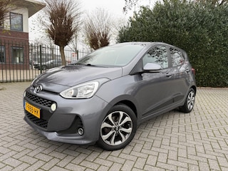 Hyundai i10 1.0i, Clima, Cruise Control, Navigatie, Parkeersensoren, LM-velgen 15", Stoelverwarming, Stuurverwarming