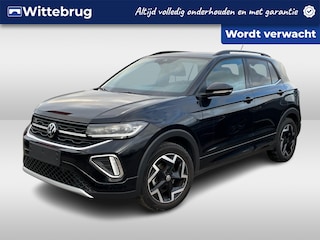 Volkswagen T-Cross 1.5 TSI 150pk DSG R-Line / Afneembare trekhaak / 17'' LMV / Achteruitrij camera / Carplay