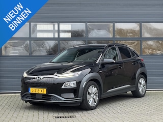 Hyundai Kona EV FASHION 64 KWH I 3 FASE I 100% SOH I P-CAMERA I AUTOMAAT I APPLE CARPLAY