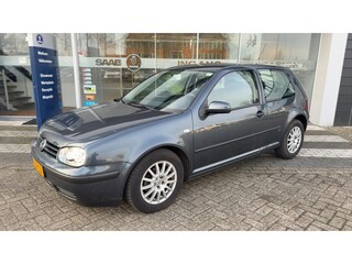 Volkswagen Golf 1.6-16V