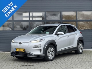 Hyundai Kona EV FASHION 64 KWH I 3 FASE I 100% SOH I P-CAMERA I AUTOMAAT I APPLE CARPLAY