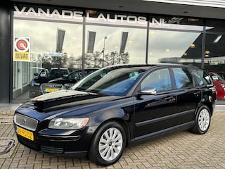 Volvo V50 2.4 Momentum Aut. Clima Cruise Trekhaak NAP NL-Auto Dealerondrhouden!