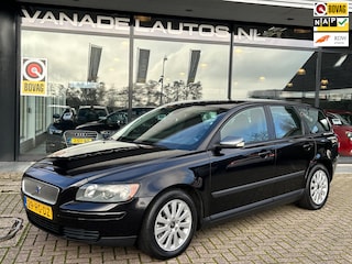 Volvo V50 2.4 Momentum Aut. Clima Cruise Trekhaak NAP NL-Auto Dealerondrhouden!