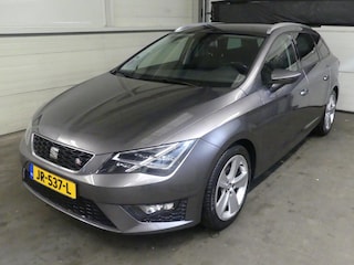 Seat Leon ST 1.4 EcoTSI FR Connect - Half Leer - Groot scherm - Trekhaak