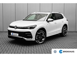 Volkswagen Tiguan R-Line Edition - eHybrid | 'App-Connect' draadloze smartphone integratie | Automatische afstandsregeling (Adaptive Cruise Control) | Digital Cockpit Pro (26 cm)
