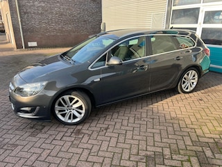 Opel Astra 1.4 Turbo Nederlandse auto trekh/cam/navi /LMV