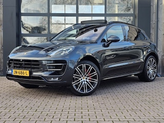 Porsche Macan 3.6 Turbo | Sport-chrono | Pano | PDLS+ | Trekhaak | Luchtvering | Leder | Stoelverwarming voor & achter | Stoelventilatie | Vol |