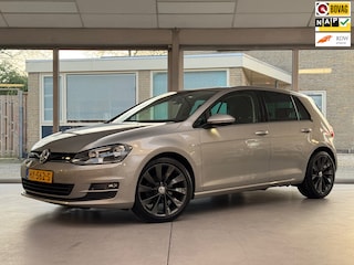 Volkswagen Golf 1.0 TSI Business Edition Connected |Trekhaak|Camera|Parkeersensoren|Led|Carplay|