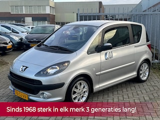 Peugeot 1007 1.4 Sporty! UNIEK KMST 44.000NAP! Airco ECC l Trekhaak l Elek deuren l LMV l Elek pakket! TOPSTAAT l GOED ONDERHOUDEn