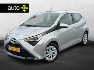 Toyota Aygo 1.0 VVT-i x-play | Trekhaak | Camera | CarPlay | Airco