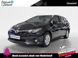Toyota Auris 1.8 Hybrid Dynamic * Automaat * Camera * Navigatie * Cruise Control * LM Velgen * 12 Maanden BOVAG Garantie *